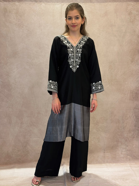 Noir Embroidered Set